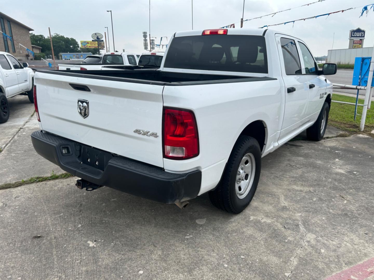 2018 White RAM 1500 Tradesman Crew Cab SWB 4WD (3C6RR7KT2JG) with an 5.7L V8 OHV 16V engine, 8A transmission, located at 1687 Business 35 S, New Braunfels, TX, 78130, (830) 625-7159, 29.655487, -98.051491 - Photo#6